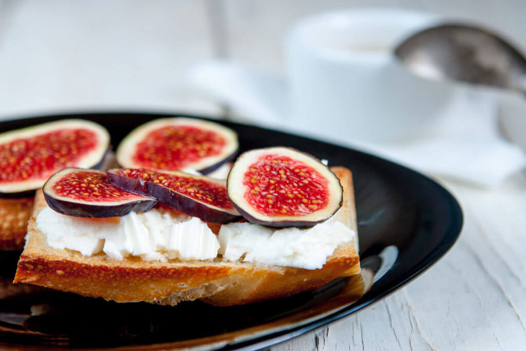 Crostini mit Feige-Ziegenkäse